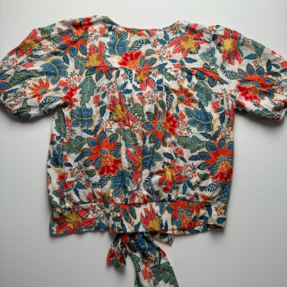 Rose Olive Womens Size M Short Sleeve Floral Buttonup Cropped Top - Picture 3 of 5